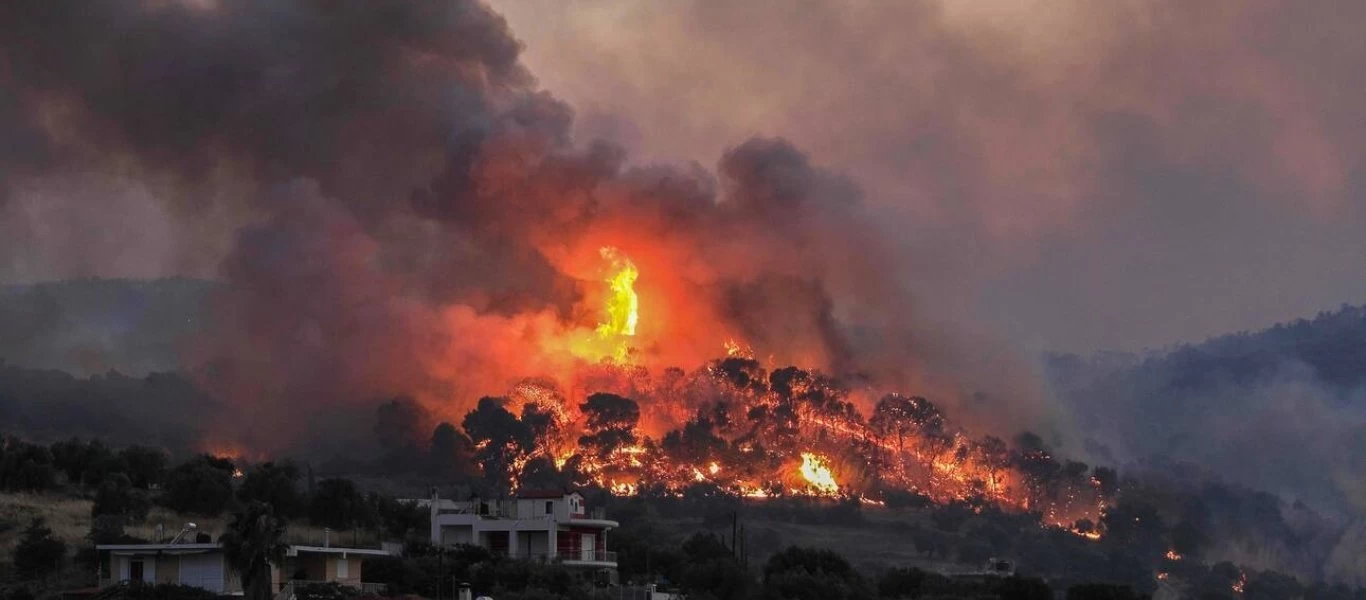 Φωτιές - Οδηγίες του Υπουργείου Υγείας προς τους πολίτες: «Αποφύγετε την παραμονή στους εξωτερικούς χώρους»